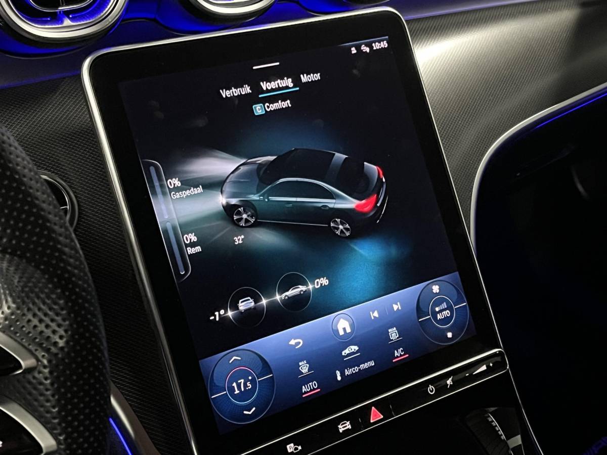 Mercedes-Benz C-Klasse Mercedes-Benz C-klasse 180 AMG Line Ambiente verlichting | Cruise control | Stoelverwarming | Achteruitrij camera | AMG wielen | Carplay | Dodehoek | Navigatie