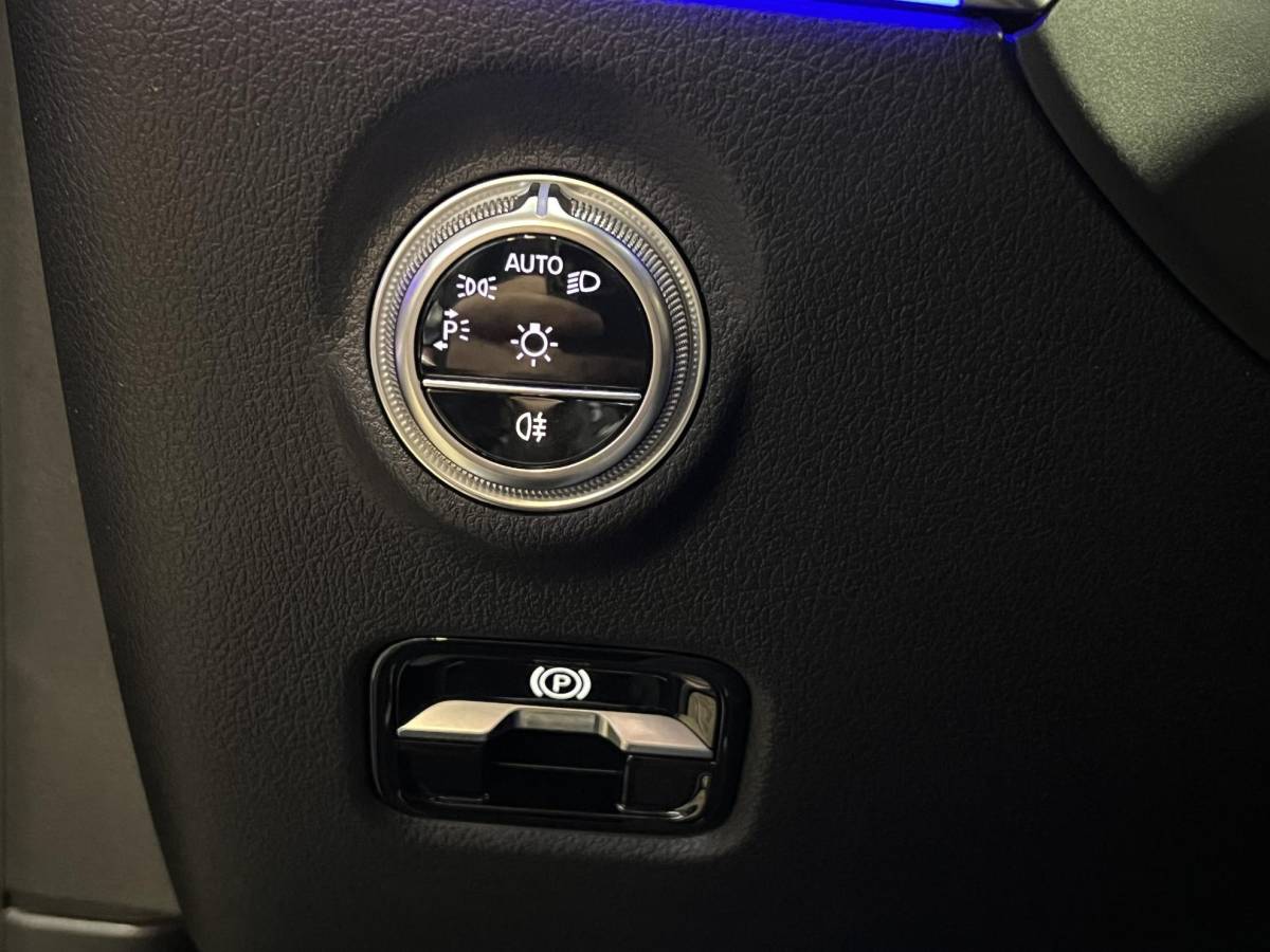 Mercedes-Benz C-Klasse Mercedes-Benz C-klasse 180 AMG Line Ambiente verlichting | Cruise control | Stoelverwarming | Achteruitrij camera | AMG wielen | Carplay | Dodehoek | Navigatie