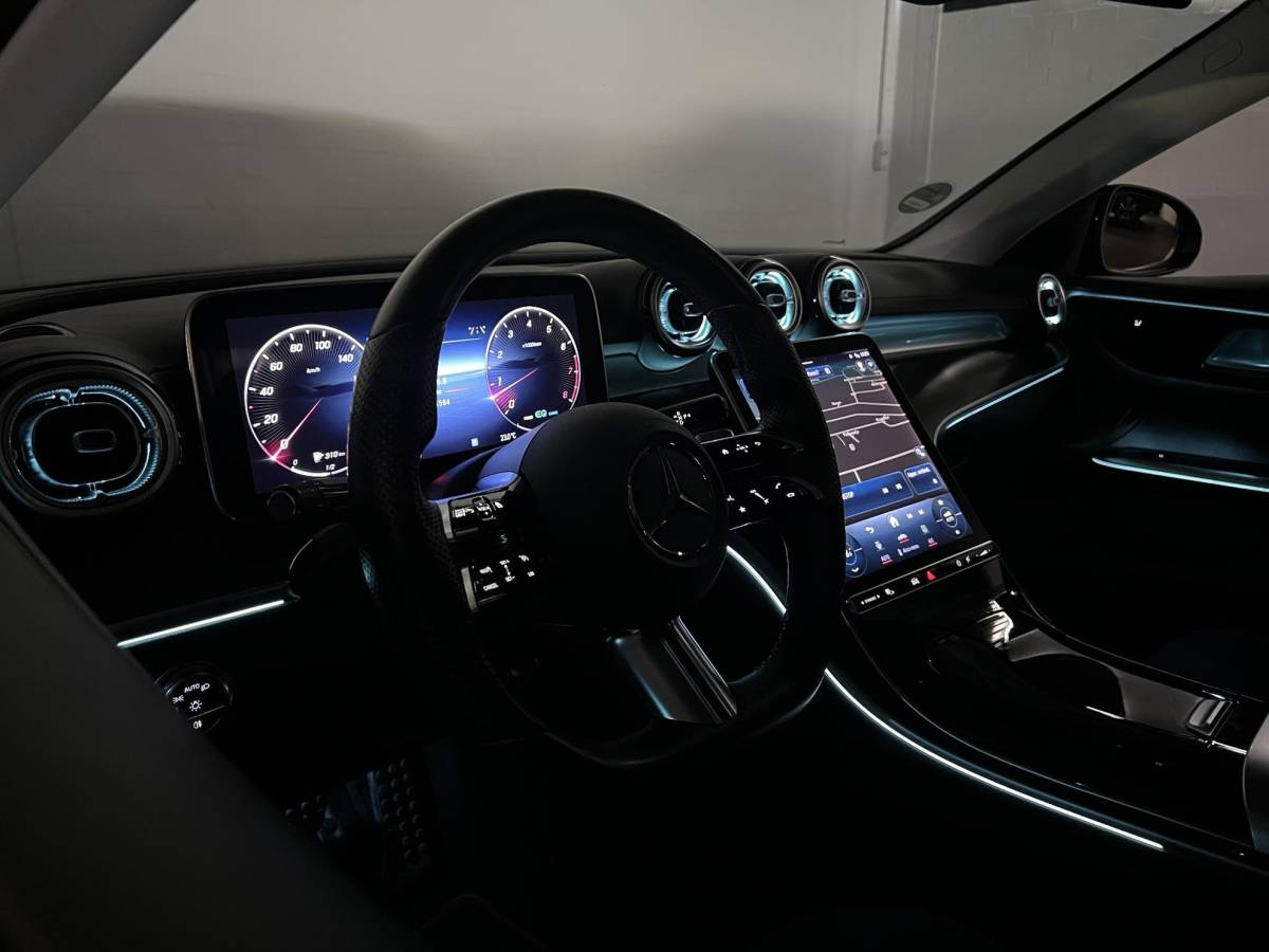 Mercedes-Benz C-Klasse Mercedes-Benz C-klasse 180 AMG Line Ambiente verlichting | Cruise control | Stoelverwarming | Achteruitrij camera | AMG wielen | Carplay | Dodehoek | Navigatie