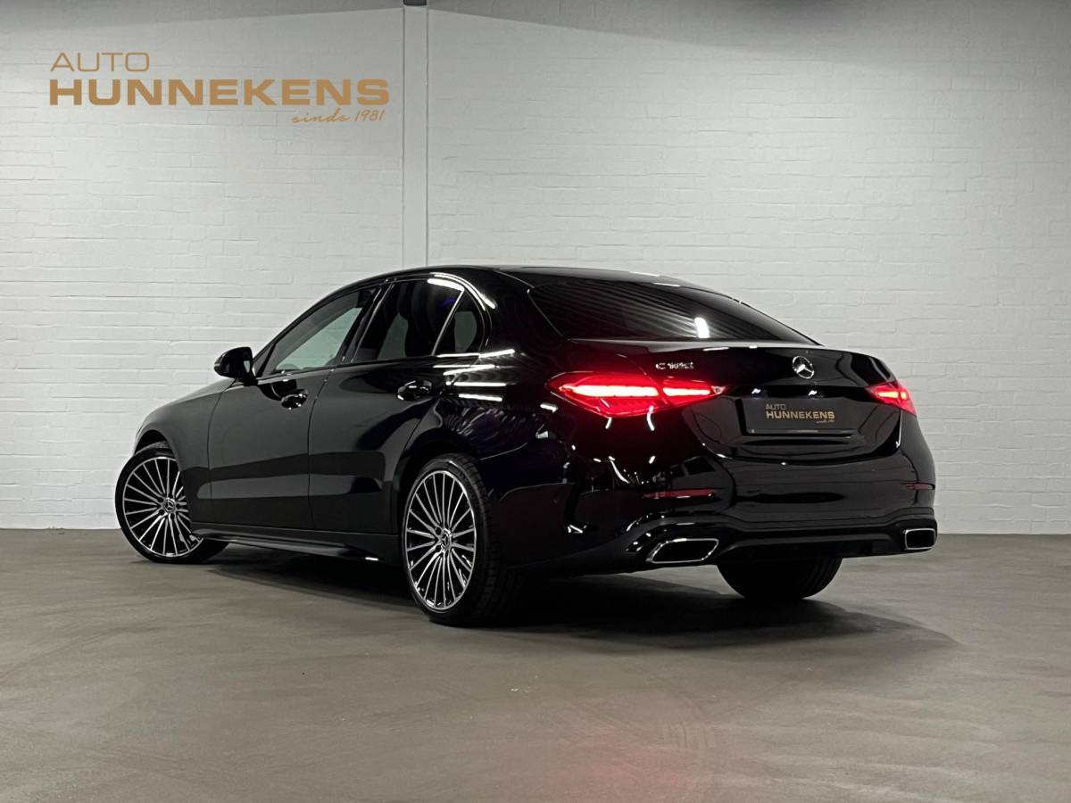Mercedes-Benz C-Klasse Mercedes-Benz C-klasse 180 AMG Line Ambiente verlichting | Cruise control | Stoelverwarming | Achteruitrij camera | AMG wielen | Carplay | Dodehoek | Navigatie