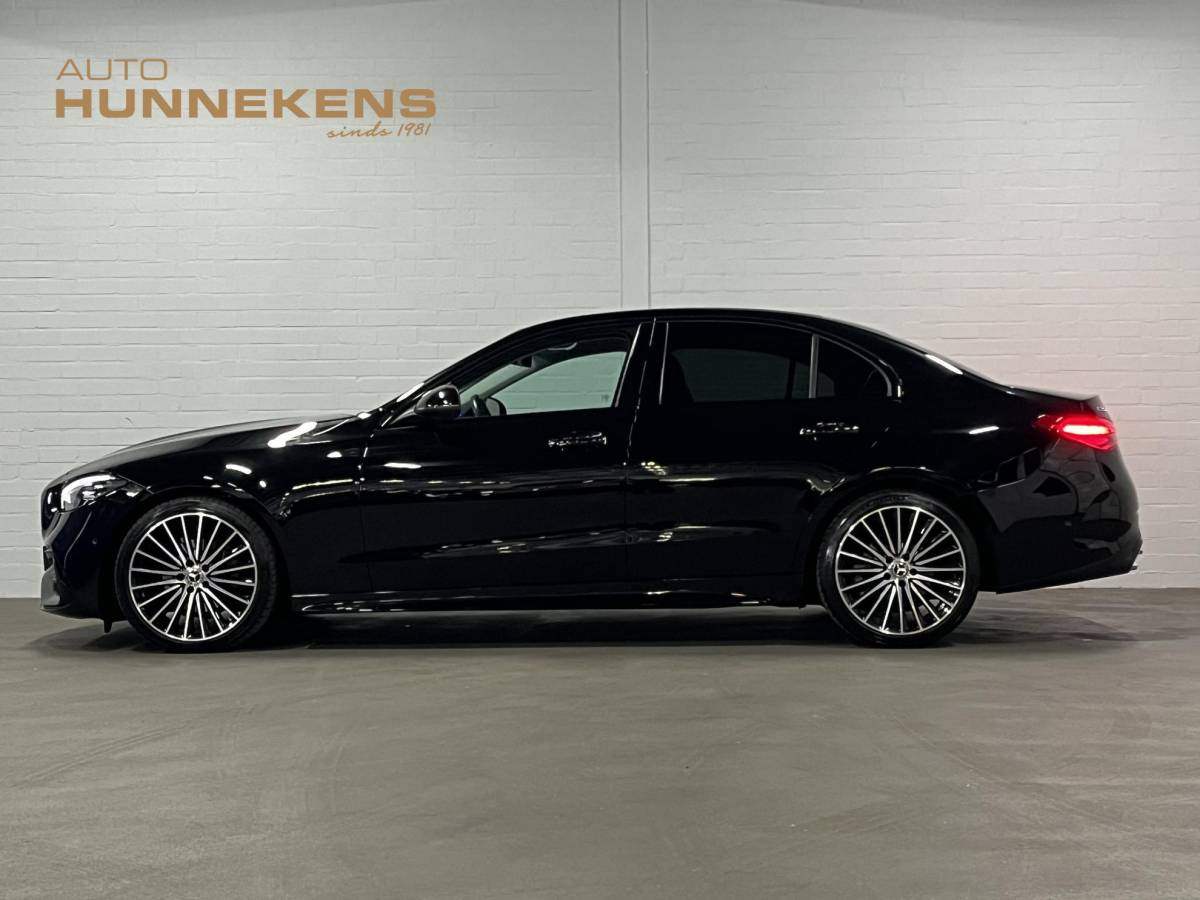 Mercedes-Benz C-Klasse Mercedes-Benz C-klasse 180 AMG Line Ambiente verlichting | Cruise control | Stoelverwarming | Achteruitrij camera | AMG wielen | Carplay | Dodehoek | Navigatie
