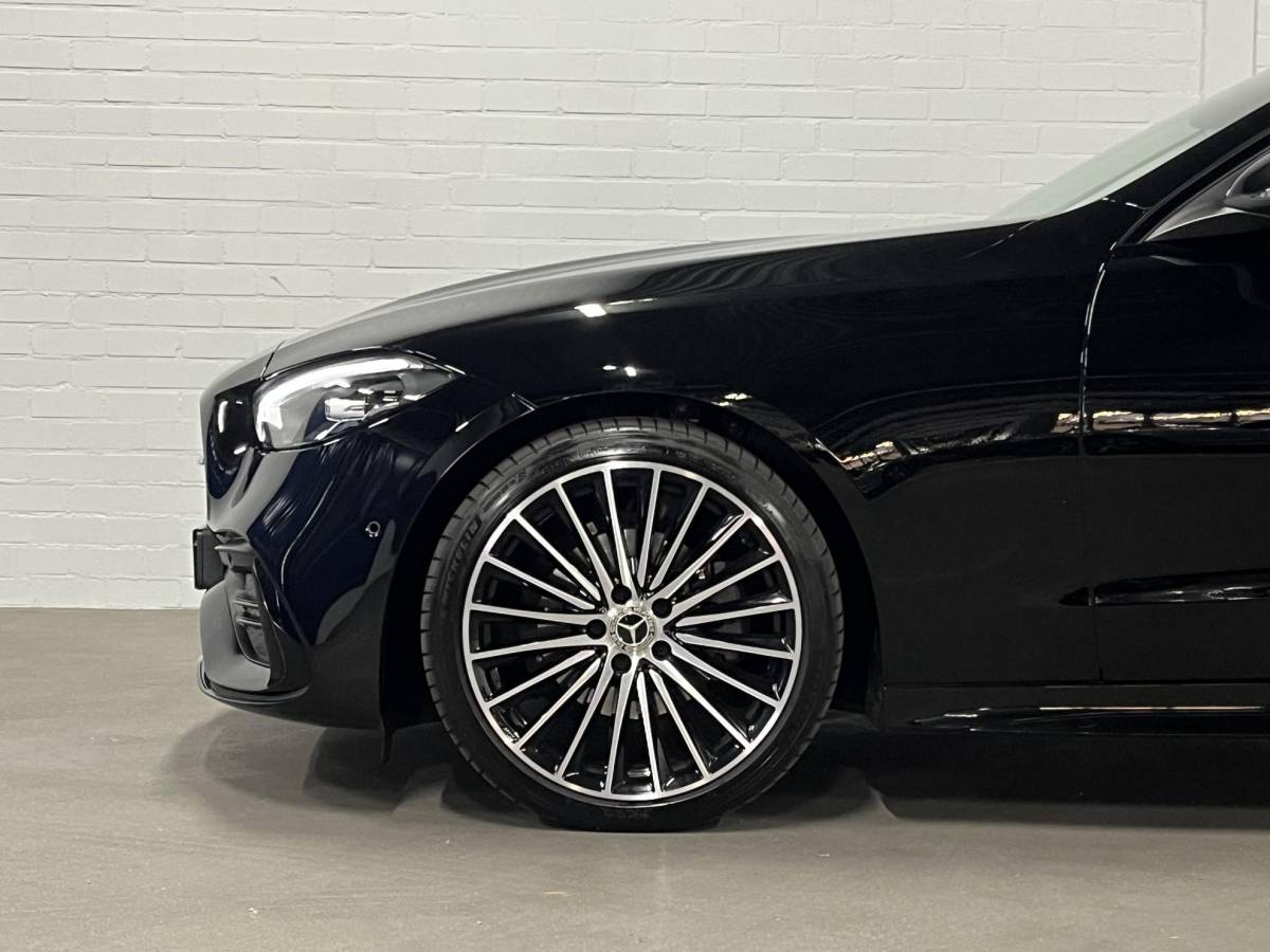 Mercedes-Benz C-Klasse Mercedes-Benz C-klasse 180 AMG Line Ambiente verlichting | Cruise control | Stoelverwarming | Achteruitrij camera | AMG wielen | Carplay | Dodehoek | Navigatie