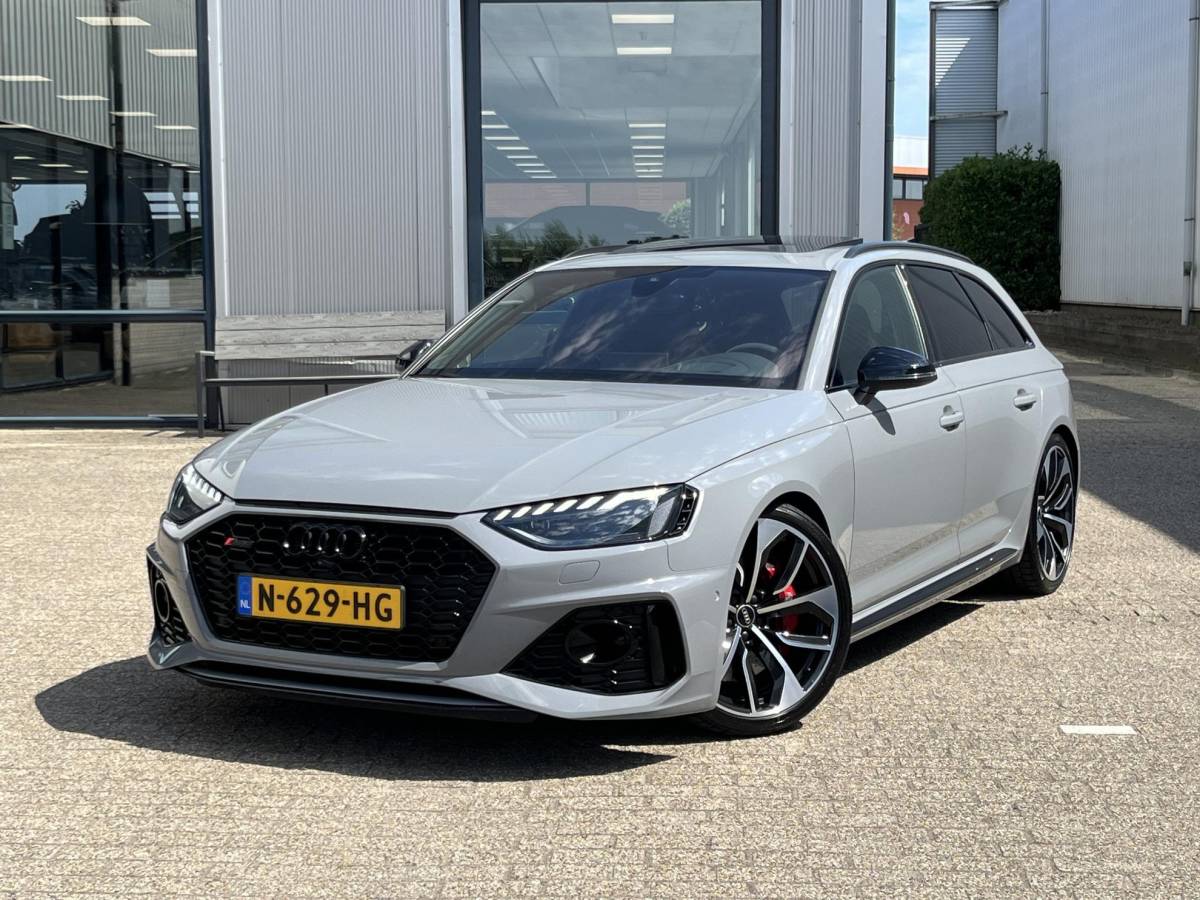 Audi RS4 Audi RS4 Avant 2.9 TFSI RS 4 quattro | NL Auto/Voll.Historie/Pano.Dak/Head-Up/Bang&Olufsen/Navi/Sportdiffertentieel/Elektr.Wegklapbare Trekhaak