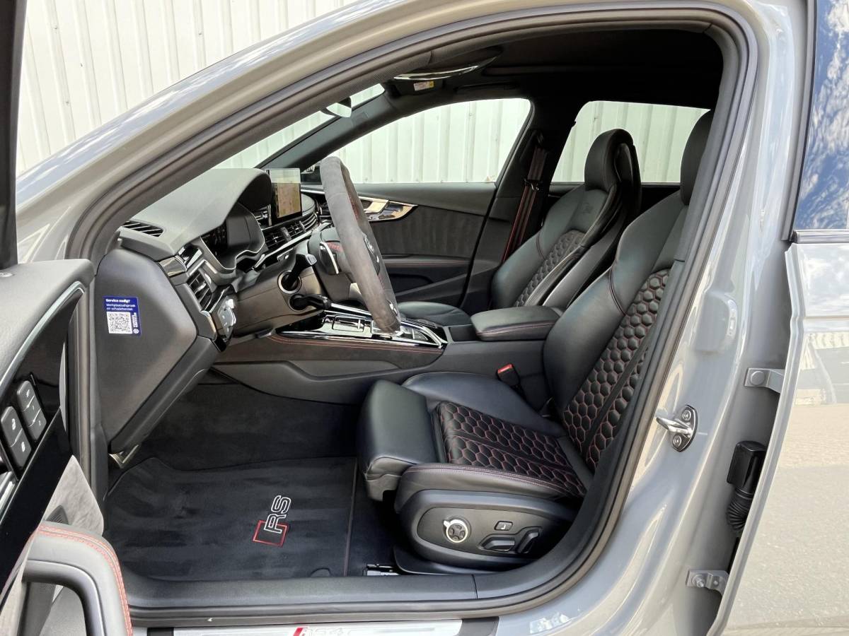 Audi RS4 Audi RS4 Avant 2.9 TFSI RS 4 quattro | NL Auto/Voll.Historie/Pano.Dak/Head-Up/Bang&Olufsen/Navi/Sportdiffertentieel/Elektr.Wegklapbare Trekhaak
