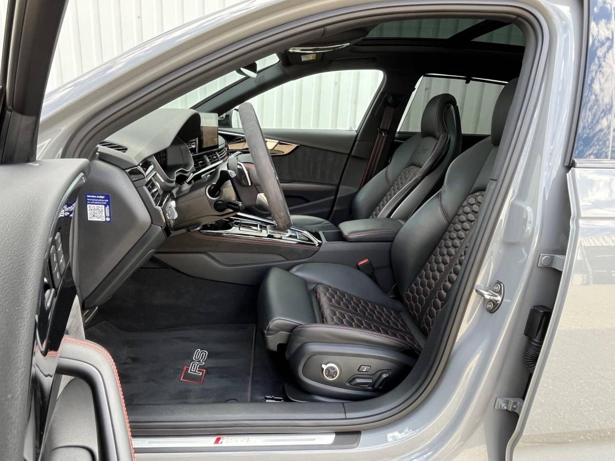 Audi RS4 Audi RS4 Avant 2.9 TFSI RS 4 quattro | NL Auto/Voll.Historie/Pano.Dak/Head-Up/Bang&Olufsen/Navi/Sportdiffertentieel/Elektr.Wegklapbare Trekhaak