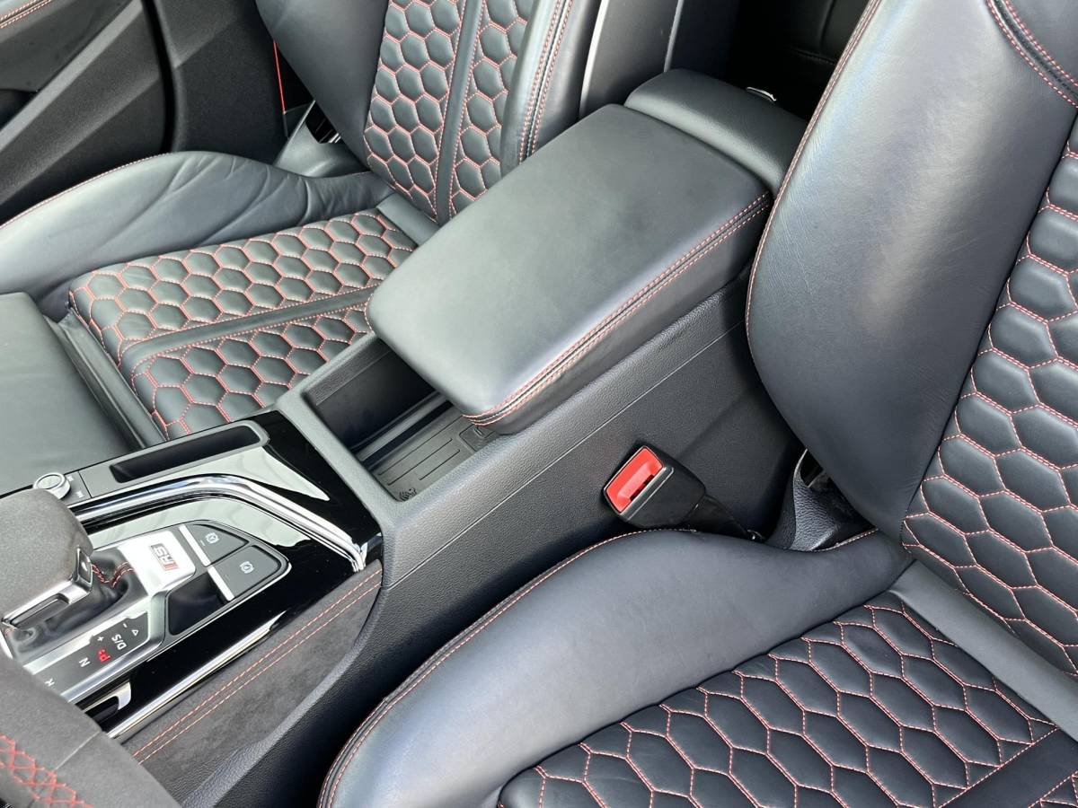 Audi RS4 Audi RS4 Avant 2.9 TFSI RS 4 quattro | NL Auto/Voll.Historie/Pano.Dak/Head-Up/Bang&Olufsen/Navi/Sportdiffertentieel/Elektr.Wegklapbare Trekhaak