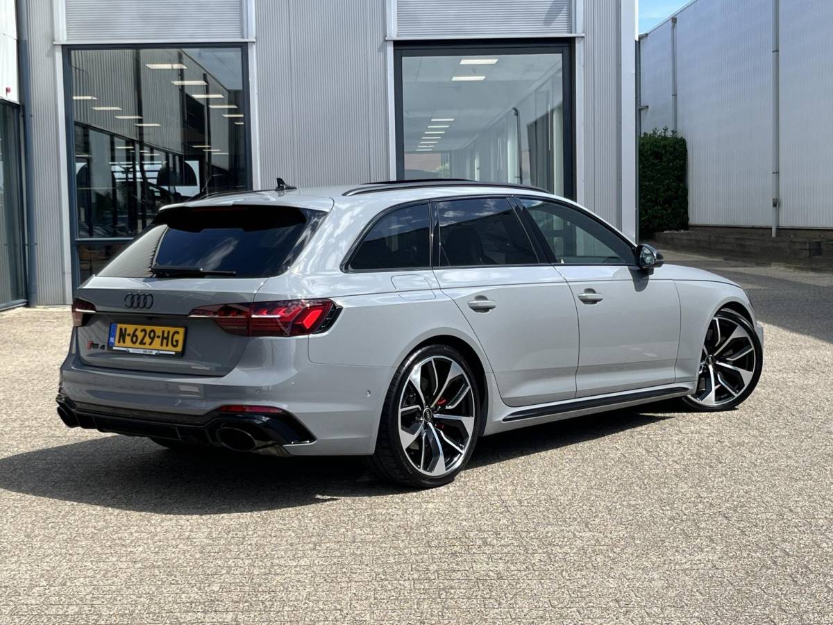 Audi RS4 Audi RS4 Avant 2.9 TFSI RS 4 quattro | NL Auto/Voll.Historie/Pano.Dak/Head-Up/Bang&Olufsen/Navi/Sportdiffertentieel/Elektr.Wegklapbare Trekhaak