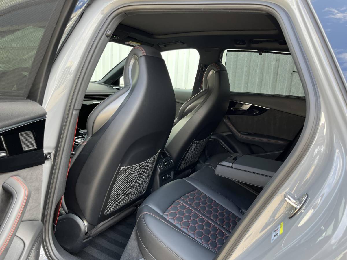 Audi RS4 Audi RS4 Avant 2.9 TFSI RS 4 quattro | NL Auto/Voll.Historie/Pano.Dak/Head-Up/Bang&Olufsen/Navi/Sportdiffertentieel/Elektr.Wegklapbare Trekhaak
