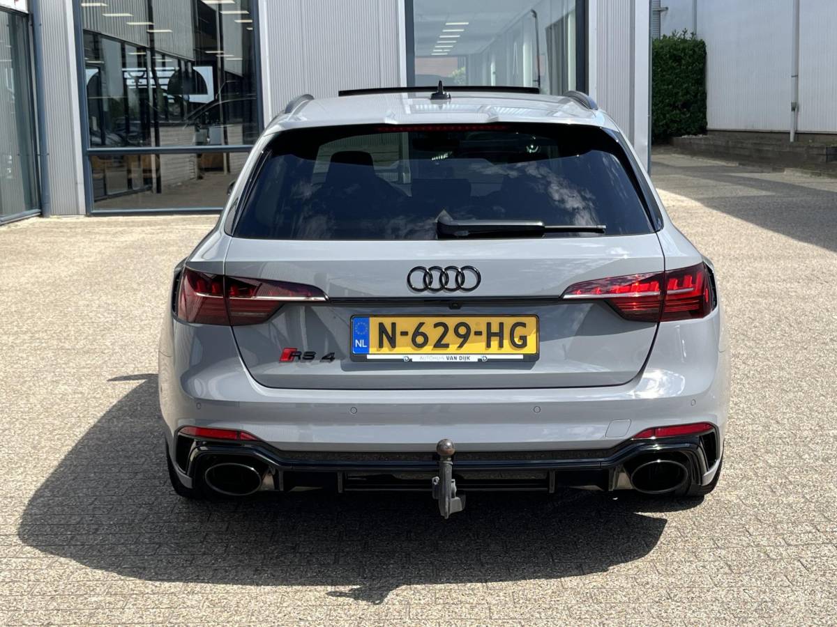 Audi RS4 Audi RS4 Avant 2.9 TFSI RS 4 quattro | NL Auto/Voll.Historie/Pano.Dak/Head-Up/Bang&Olufsen/Navi/Sportdiffertentieel/Elektr.Wegklapbare Trekhaak