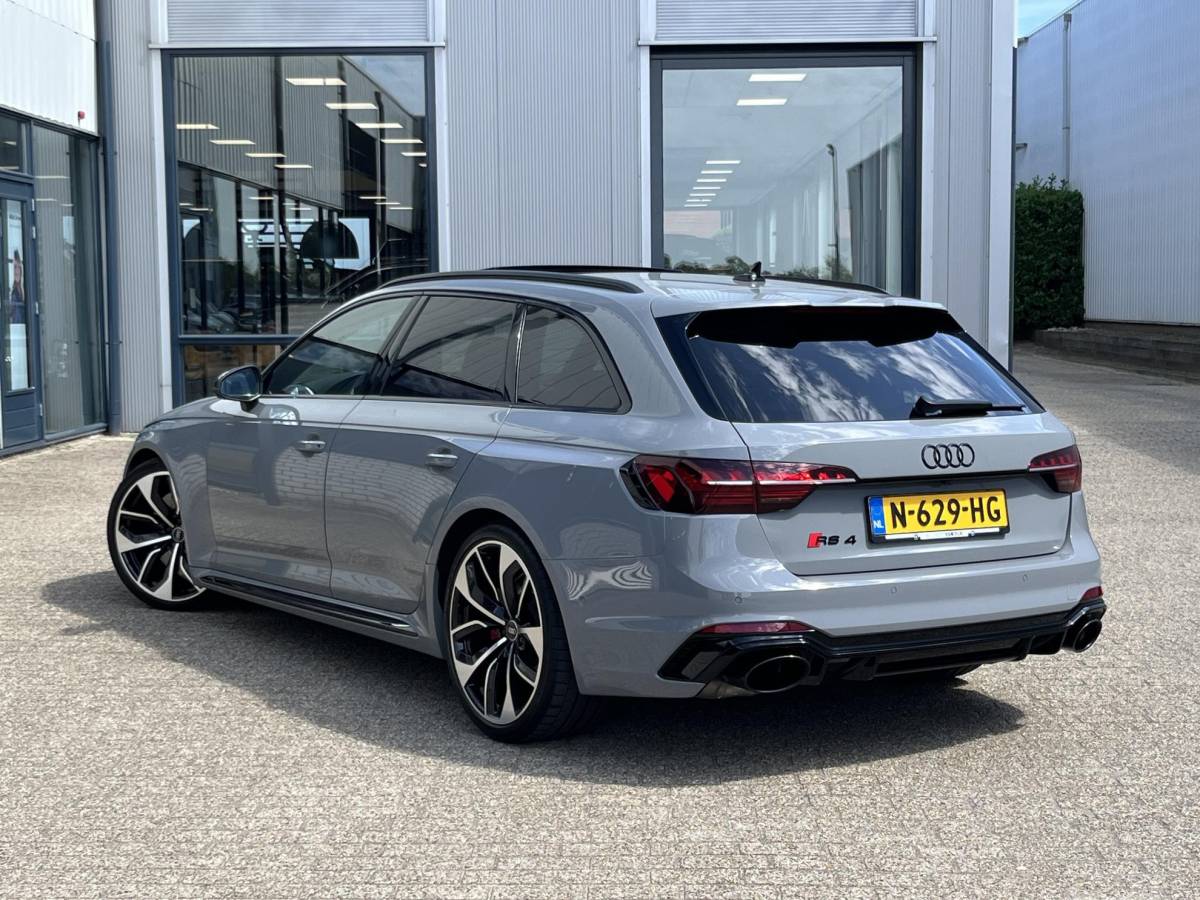 Audi RS4 Audi RS4 Avant 2.9 TFSI RS 4 quattro | NL Auto/Voll.Historie/Pano.Dak/Head-Up/Bang&Olufsen/Navi/Sportdiffertentieel/Elektr.Wegklapbare Trekhaak