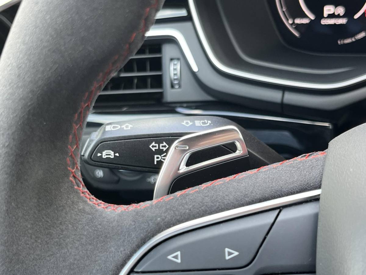 Audi RS4 Audi RS4 Avant 2.9 TFSI RS 4 quattro | NL Auto/Voll.Historie/Pano.Dak/Head-Up/Bang&Olufsen/Navi/Sportdiffertentieel/Elektr.Wegklapbare Trekhaak