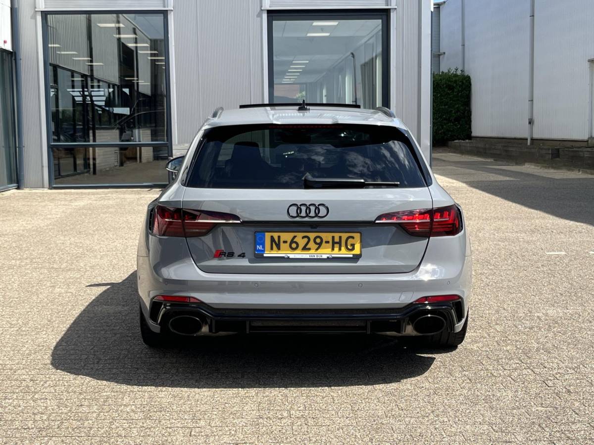 Audi RS4 Audi RS4 Avant 2.9 TFSI RS 4 quattro | NL Auto/Voll.Historie/Pano.Dak/Head-Up/Bang&Olufsen/Navi/Sportdiffertentieel/Elektr.Wegklapbare Trekhaak