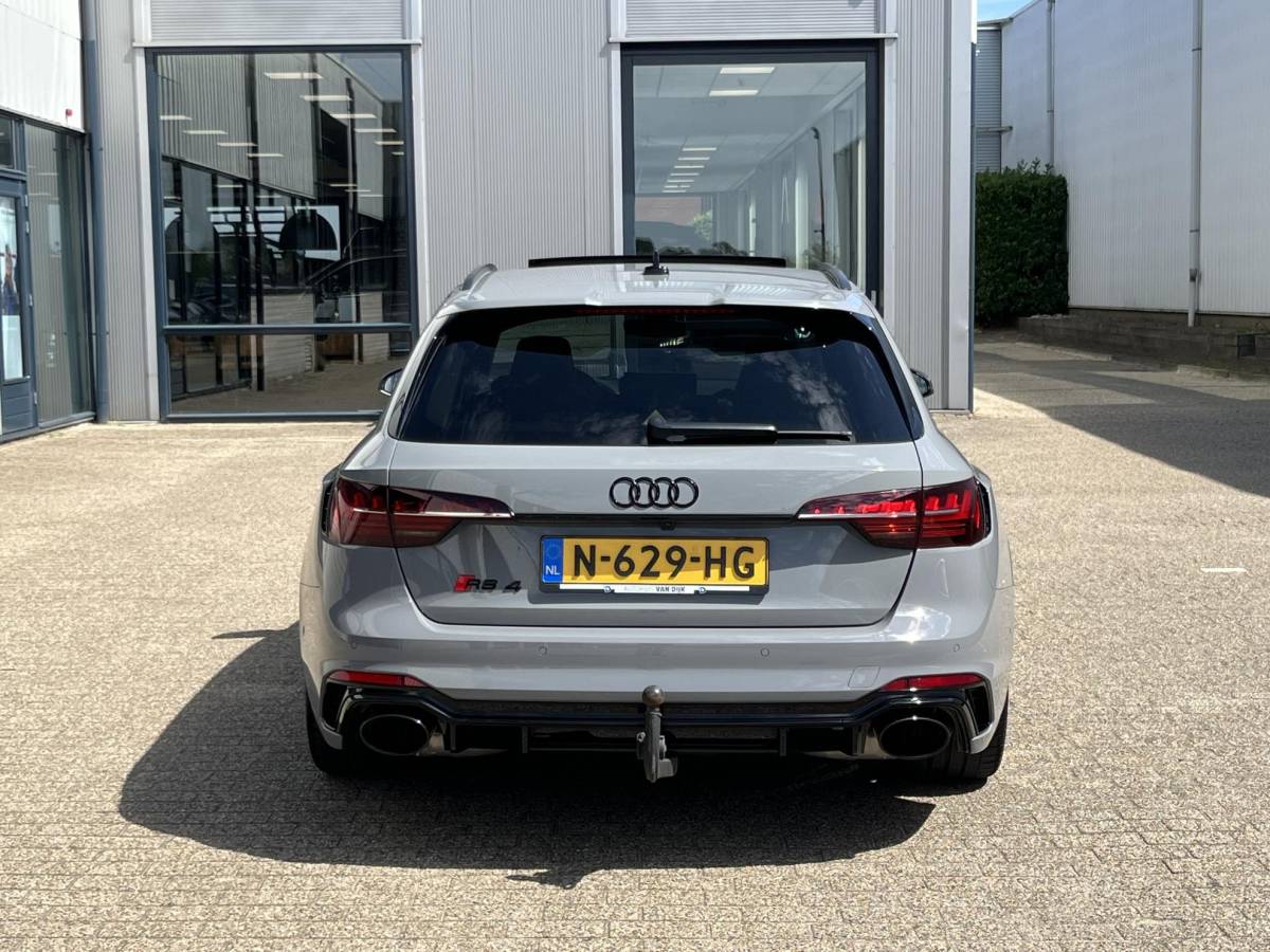Audi RS4 Audi RS4 Avant 2.9 TFSI RS 4 quattro | NL Auto/Voll.Historie/Pano.Dak/Head-Up/Bang&Olufsen/Navi/Sportdiffertentieel/Elektr.Wegklapbare Trekhaak