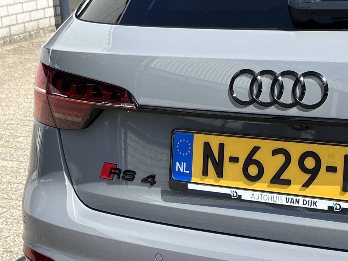 Audi RS4 Audi RS4 Avant 2.9 TFSI RS 4 quattro | NL Auto/Voll.Historie/Pano.Dak/Head-Up/Bang&Olufsen/Navi/Sportdiffertentieel/Elektr.Wegklapbare Trekhaak