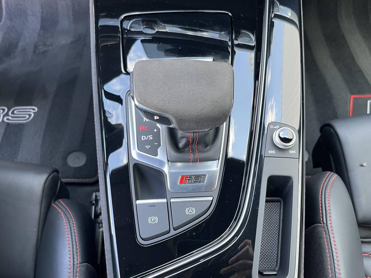 Audi RS4 Audi RS4 Avant 2.9 TFSI RS 4 quattro | NL Auto/Voll.Historie/Pano.Dak/Head-Up/Bang&Olufsen/Navi/Sportdiffertentieel/Elektr.Wegklapbare Trekhaak