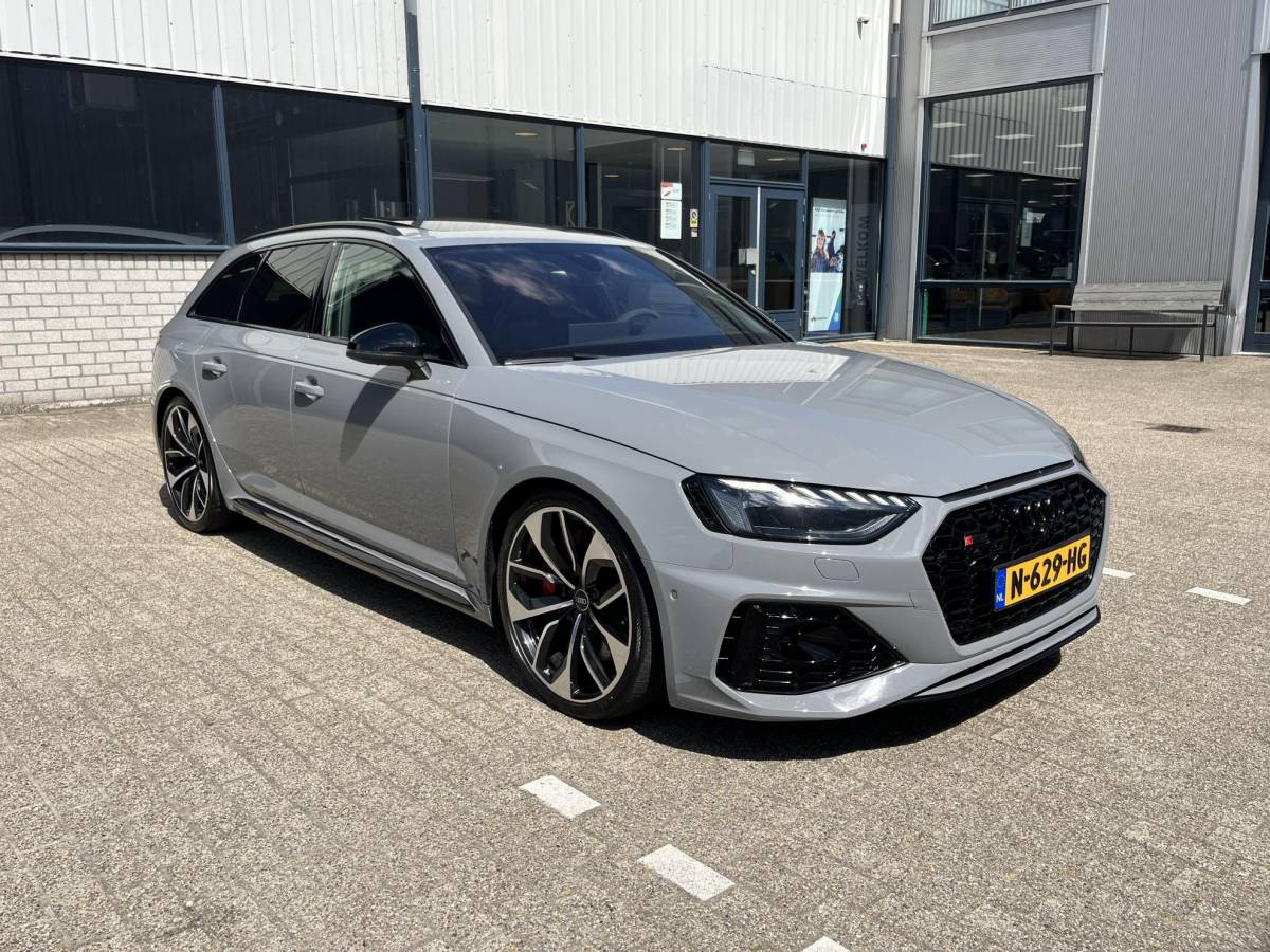 Audi RS4 Audi RS4 Avant 2.9 TFSI RS 4 quattro | NL Auto/Voll.Historie/Pano.Dak/Head-Up/Bang&Olufsen/Navi/Sportdiffertentieel/Elektr.Wegklapbare Trekhaak