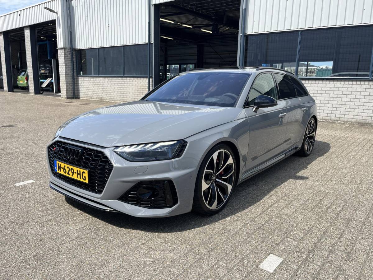 Audi RS4 Audi RS4 Avant 2.9 TFSI RS 4 quattro | NL Auto/Voll.Historie/Pano.Dak/Head-Up/Bang&Olufsen/Navi/Sportdiffertentieel/Elektr.Wegklapbare Trekhaak