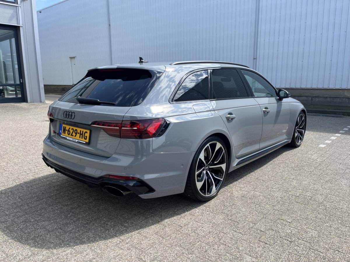 Audi RS4 Audi RS4 Avant 2.9 TFSI RS 4 quattro | NL Auto/Voll.Historie/Pano.Dak/Head-Up/Bang&Olufsen/Navi/Sportdiffertentieel/Elektr.Wegklapbare Trekhaak