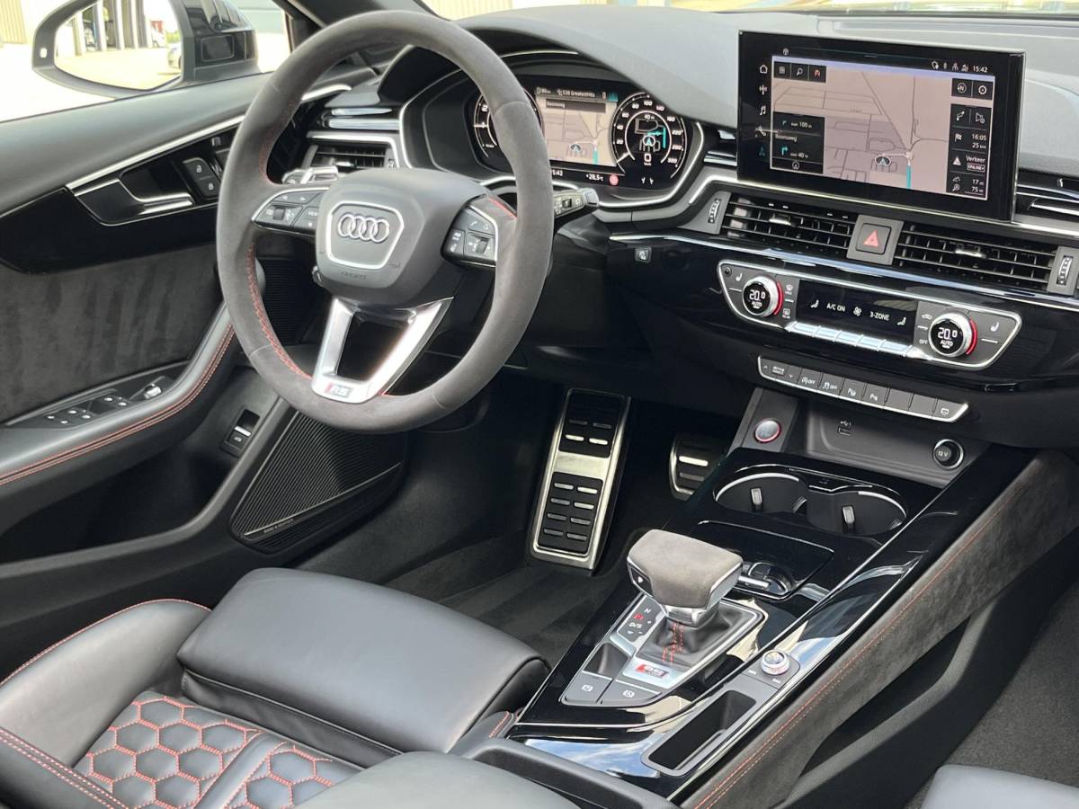 Audi RS4 Audi RS4 Avant 2.9 TFSI RS 4 quattro | NL Auto/Voll.Historie/Pano.Dak/Head-Up/Bang&Olufsen/Navi/Sportdiffertentieel/Elektr.Wegklapbare Trekhaak