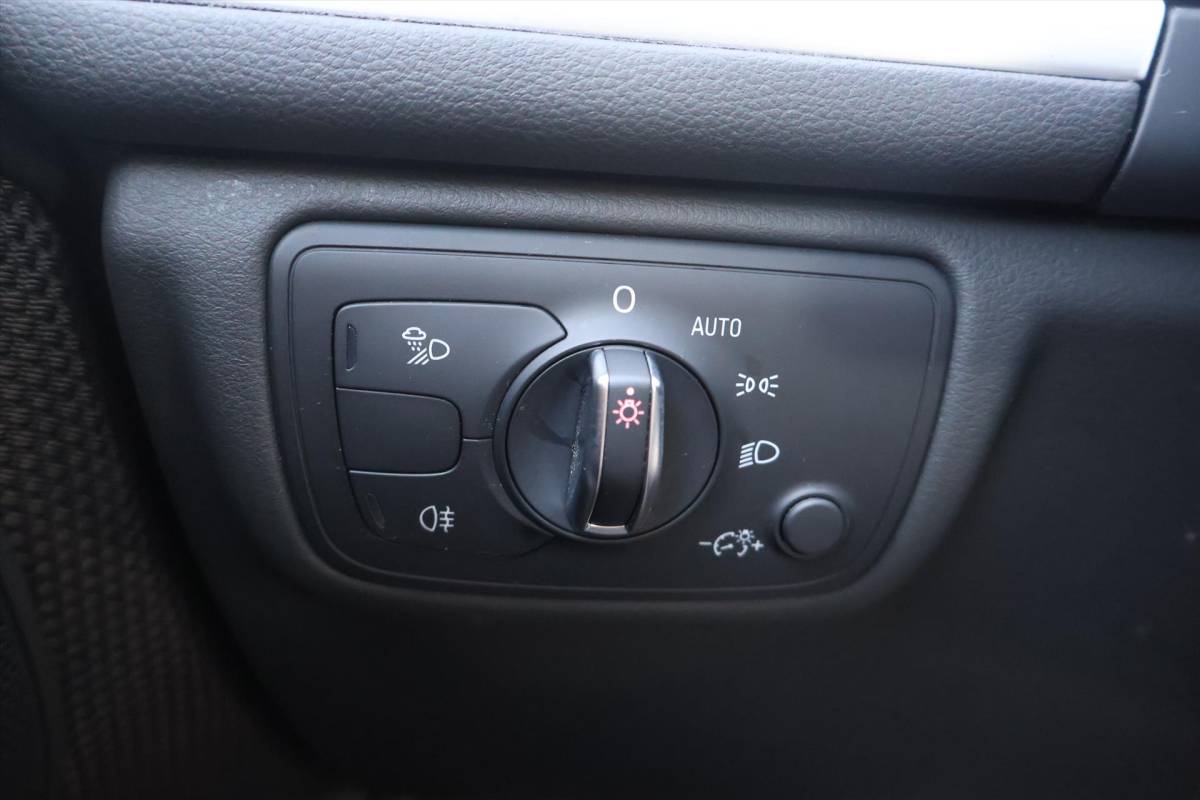 Audi A6 Audi A6 1.8 TFSI Avant S-Line 190pk I Navigatie I Climate | Cruise | LED | Parkeersensoren |