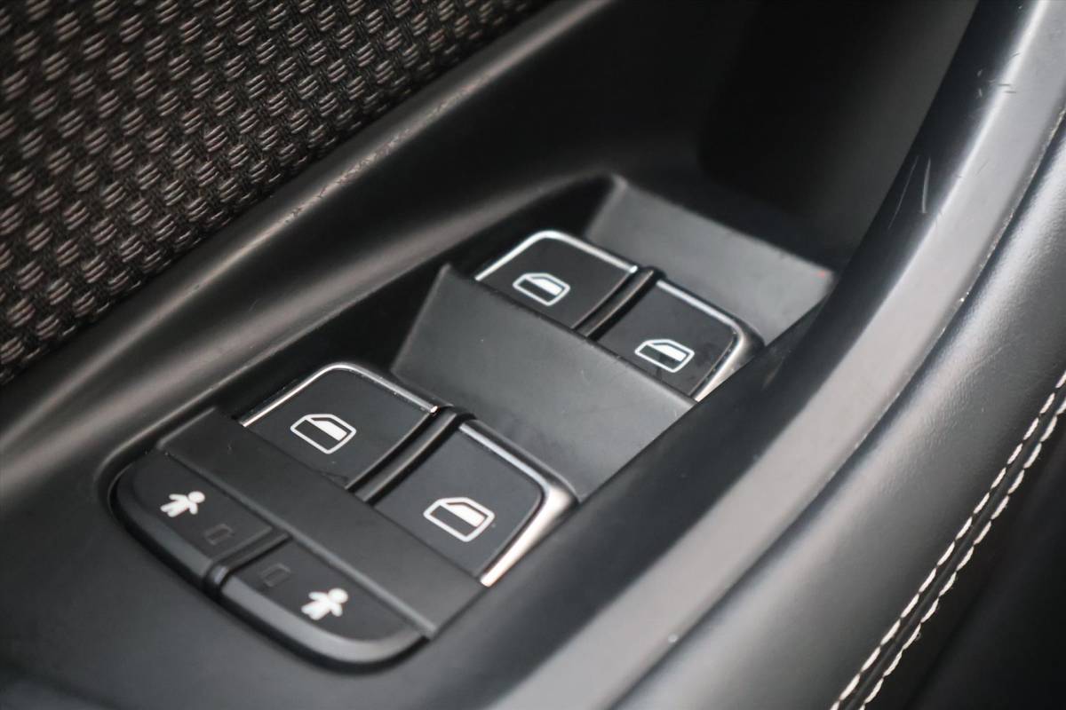 Audi A6 Audi A6 1.8 TFSI Avant S-Line 190pk I Navigatie I Climate | Cruise | LED | Parkeersensoren |