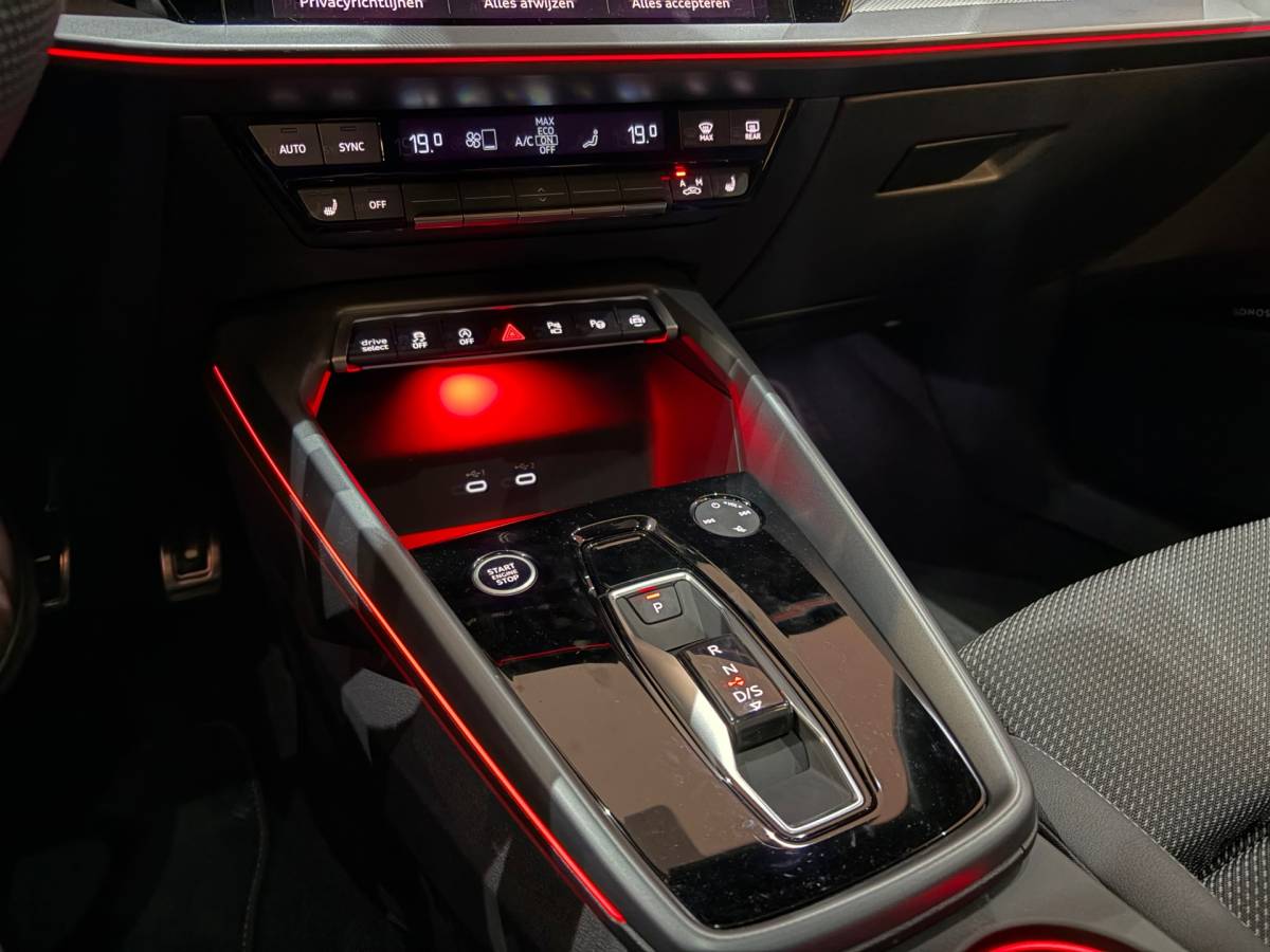 Audi A3 Audi A3 Sportback 35 TFSI S edition 3xS-line Pano Camera Face-lift Virtual Matrix Led