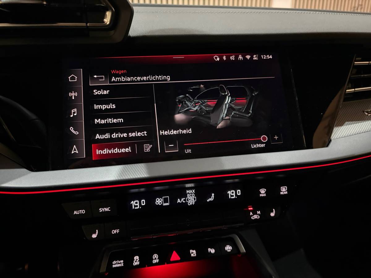 Audi A3 Audi A3 Sportback 35 TFSI S edition 3xS-line Pano Camera Face-lift Virtual Matrix Led