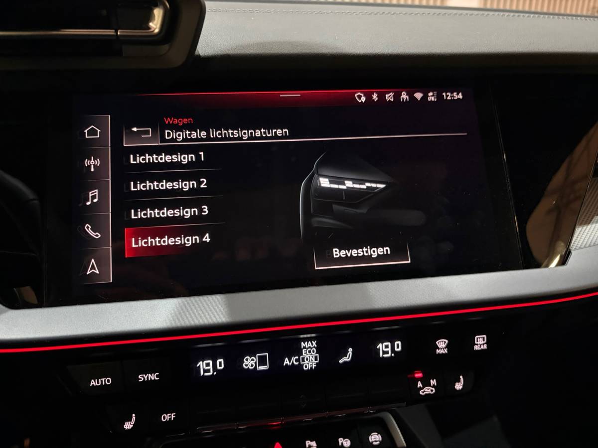 Audi A3 Audi A3 Sportback 35 TFSI S edition 3xS-line Pano Camera Face-lift Virtual Matrix Led
