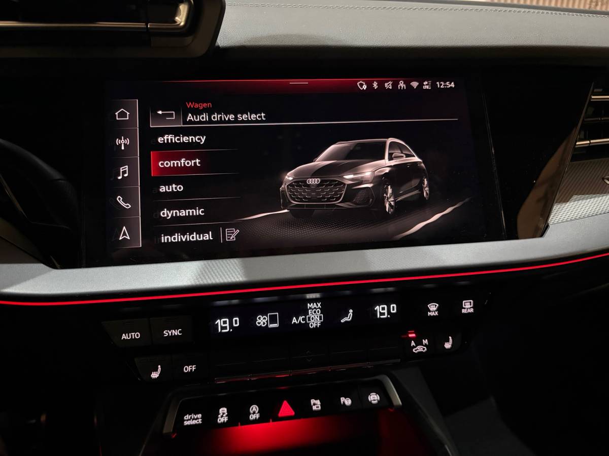 Audi A3 Audi A3 Sportback 35 TFSI S edition 3xS-line Pano Camera Face-lift Virtual Matrix Led