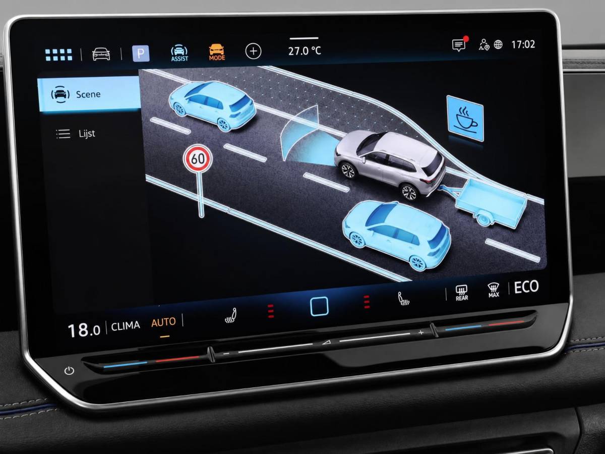 Volkswagen Tiguan Volkswagen Tiguan 1.5 eHybrid 272pk DSG R-Line Business · Trekhaak · Panoramadak · Dodehoeksensoren · Apple/Android Car Play · Camera · Garantie t/m 23-08-2028 of 100.000km