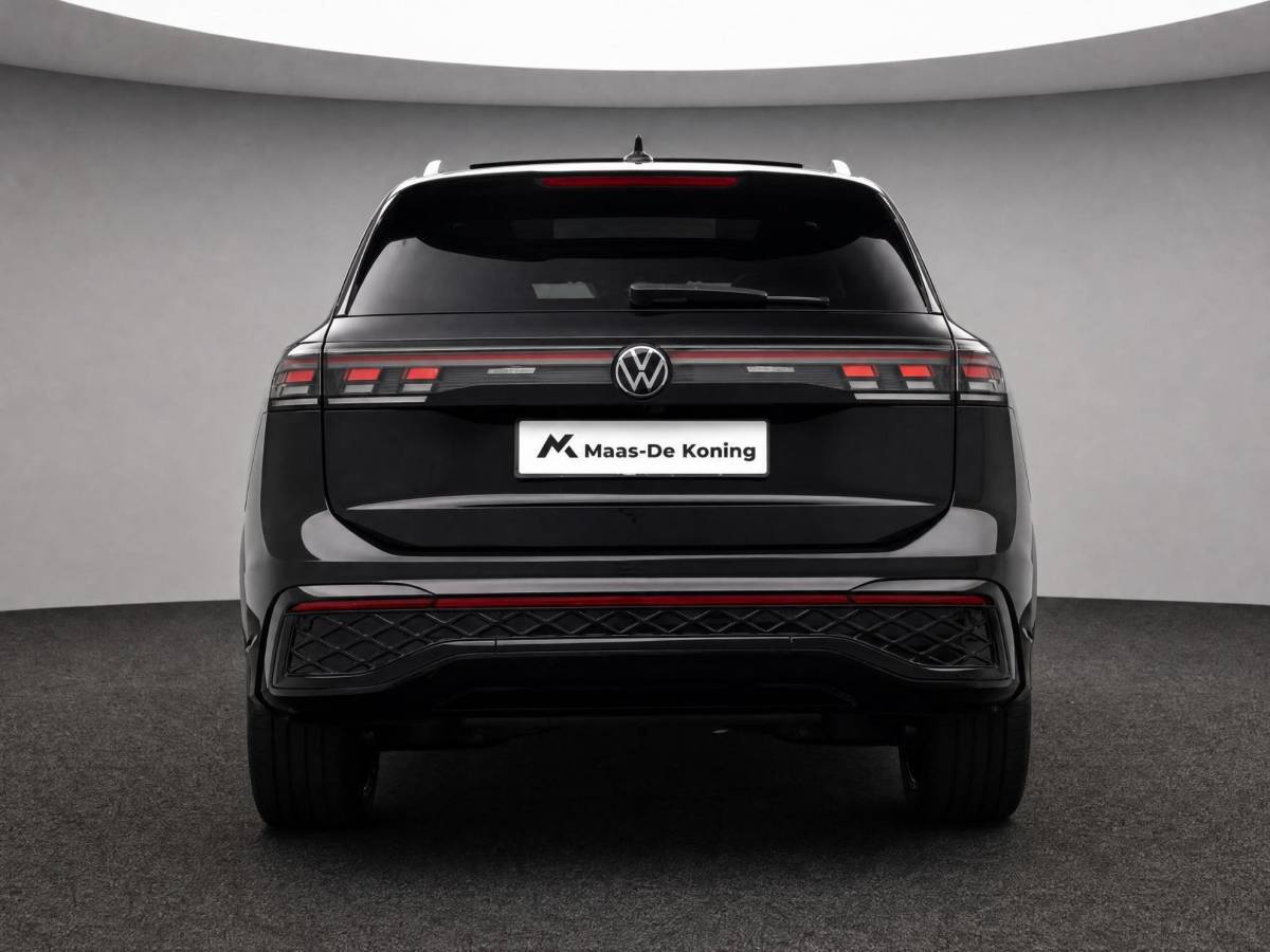 Volkswagen Tiguan Volkswagen Tiguan 1.5 eHybrid 272pk DSG R-Line Business · Trekhaak · Panoramadak · Dodehoeksensoren · Apple/Android Car Play · Camera · Garantie t/m 23-08-2028 of 100.000km