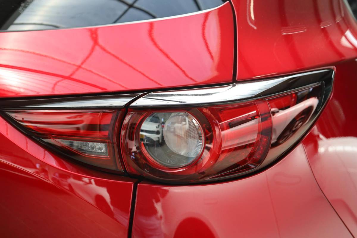Mazda CX-5 Mazda CX-5 2.0 SkyActiv-G 165 GT-M 4WD 360-CAMERA HUD TREKHAAK-AFN ALL-SEASONS STUUR+STOELVERWARMING NAVI CRUISE 2xPDC ENZ!