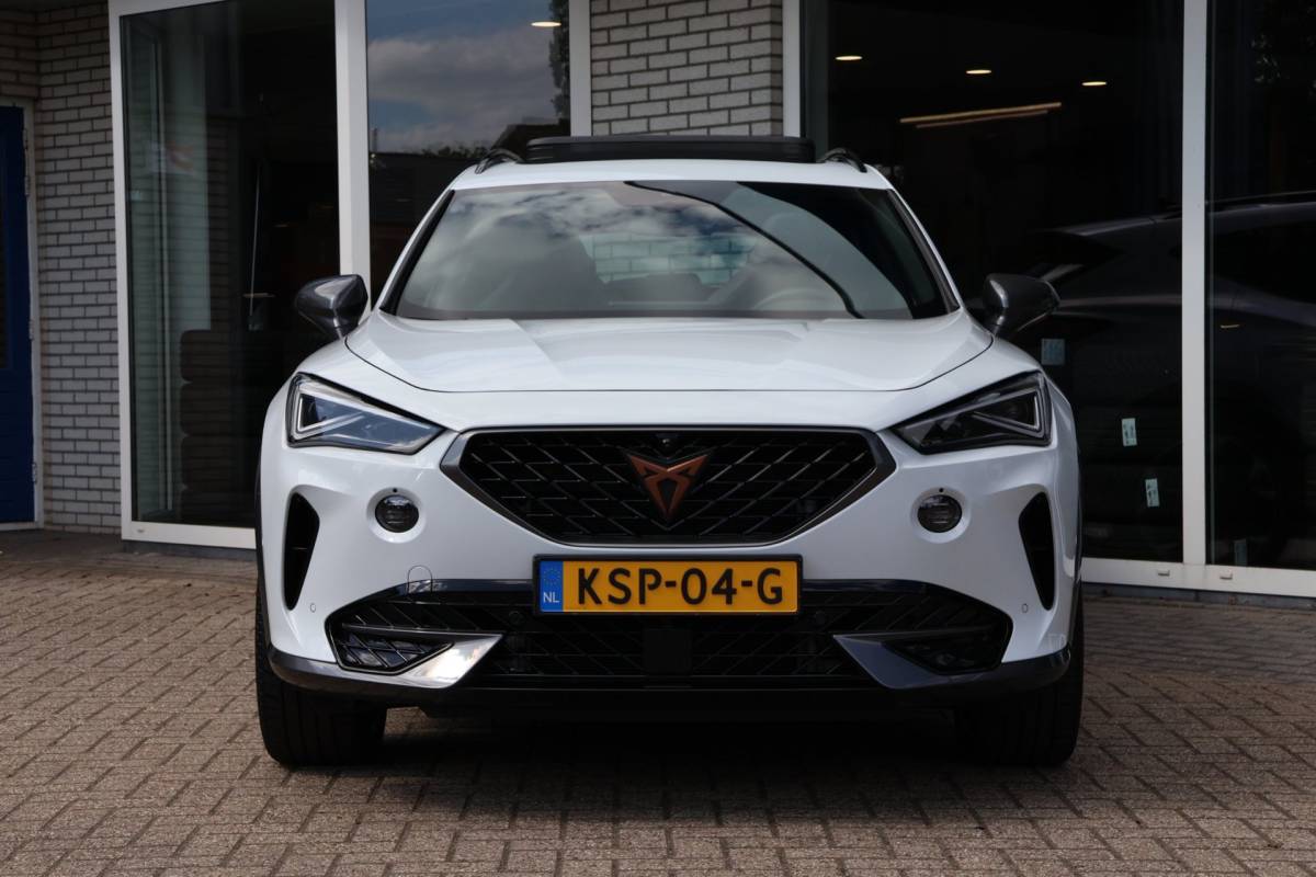 CUPRA Formentor Cupra Formentor 1.4 e-Hybrid SOH 99% VZ Panoramadak 360° Camera Volleer Memory-stoel