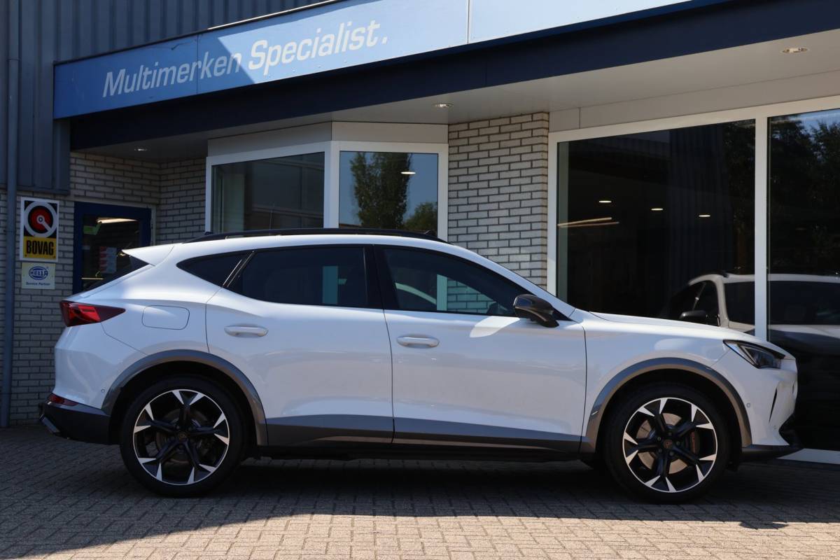 CUPRA Formentor Cupra Formentor 1.4 e-Hybrid SOH 99% VZ Panoramadak 360° Camera Volleer Memory-stoel