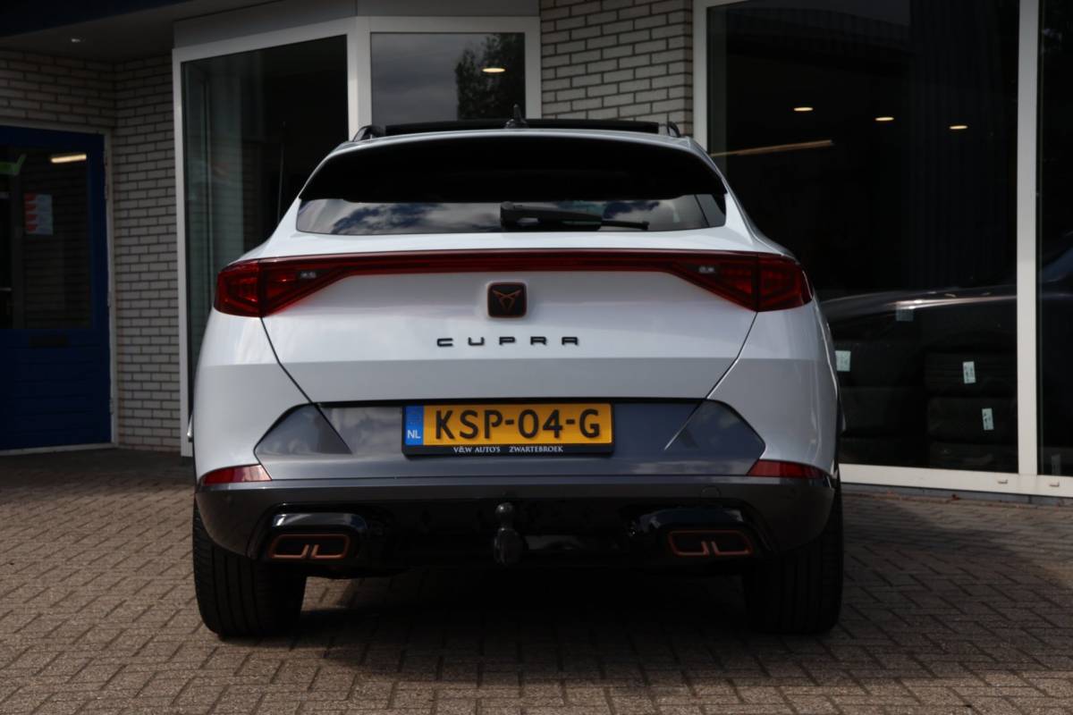 CUPRA Formentor Cupra Formentor 1.4 e-Hybrid SOH 99% VZ Panoramadak 360° Camera Volleer Memory-stoel