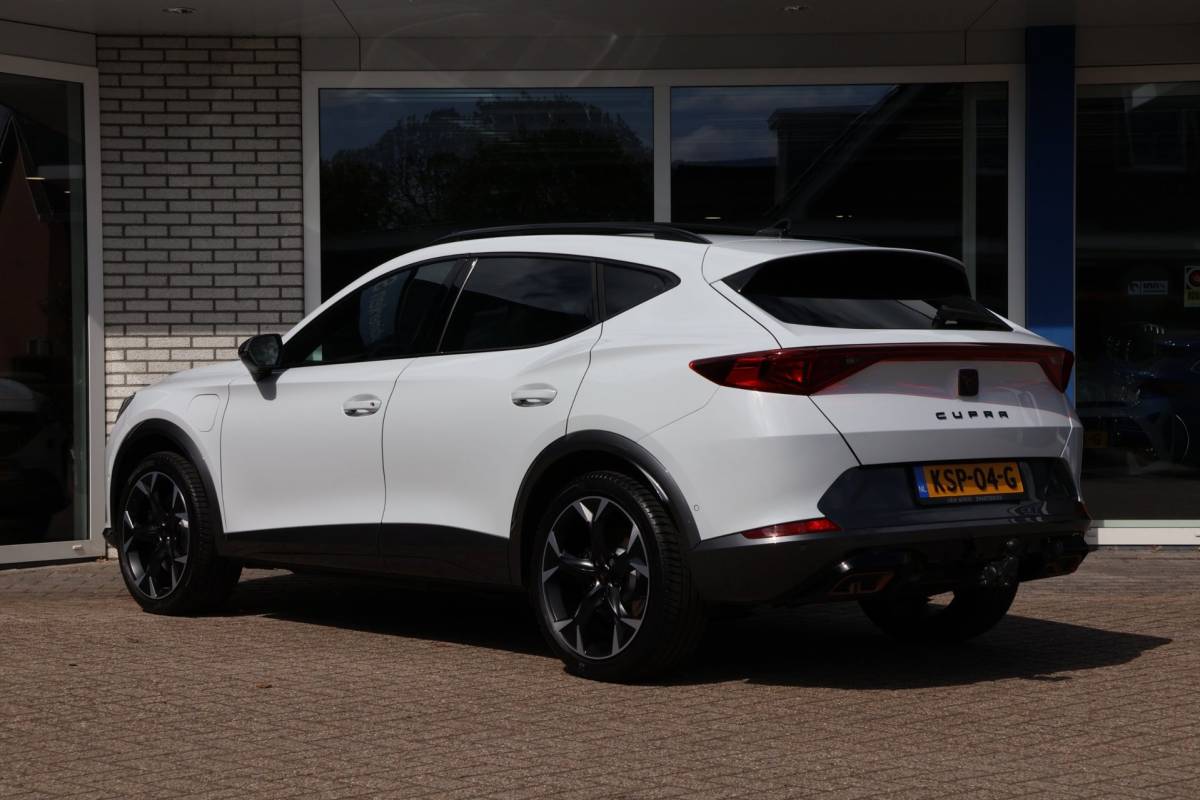 CUPRA Formentor Cupra Formentor 1.4 e-Hybrid SOH 99% VZ Panoramadak 360° Camera Volleer Memory-stoel