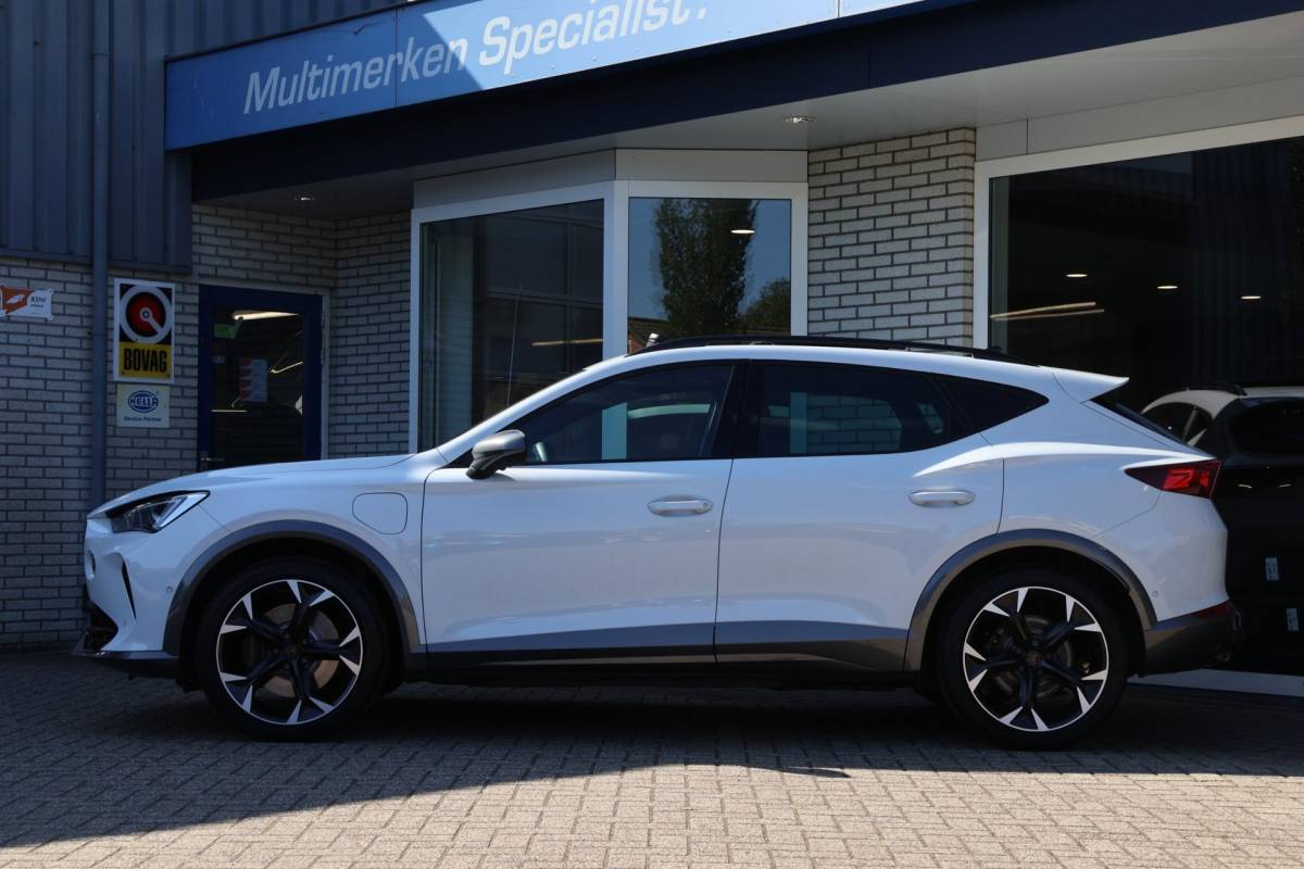 CUPRA Formentor Cupra Formentor 1.4 e-Hybrid SOH 99% VZ Panoramadak 360° Camera Volleer Memory-stoel