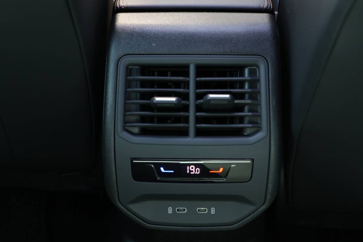 CUPRA Formentor Cupra Formentor 1.4 e-Hybrid SOH 99% VZ Panoramadak 360° Camera Volleer Memory-stoel