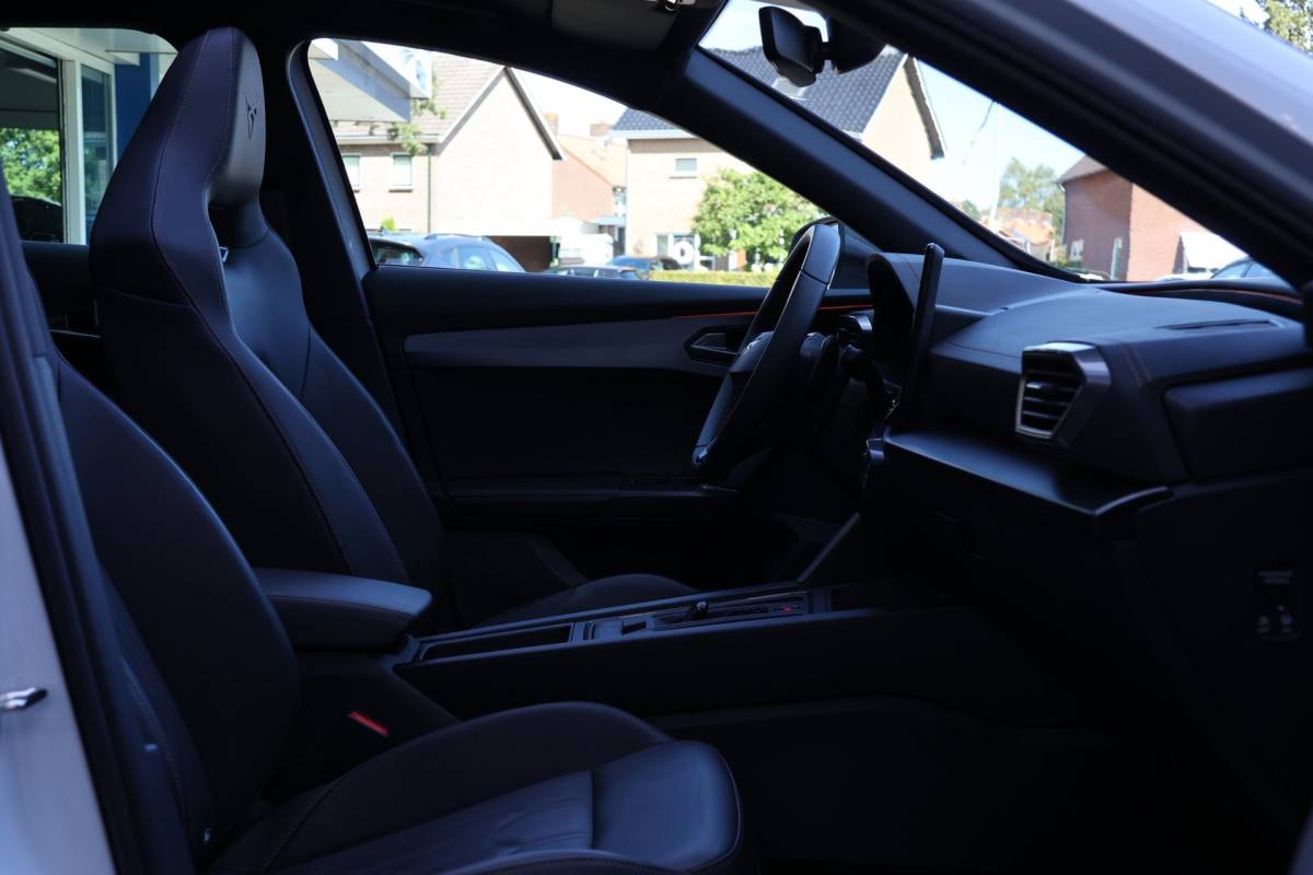 CUPRA Formentor Cupra Formentor 1.4 e-Hybrid SOH 99% VZ Panoramadak 360° Camera Volleer Memory-stoel