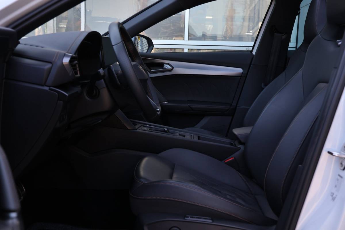CUPRA Formentor Cupra Formentor 1.4 e-Hybrid SOH 99% VZ Panoramadak 360° Camera Volleer Memory-stoel