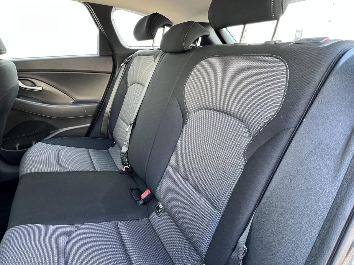 Hyundai i30 Hyundai i30 Wagon 1.0 T-GDI i-Motion volledige historie / navi / parkeersensoren