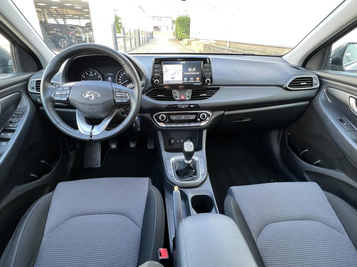 Hyundai i30 Hyundai i30 Wagon 1.0 T-GDI i-Motion volledige historie / navi / parkeersensoren