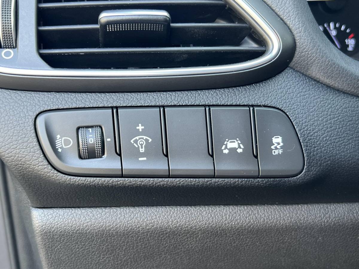 Hyundai i30 Hyundai i30 Wagon 1.0 T-GDI i-Motion volledige historie / navi / parkeersensoren