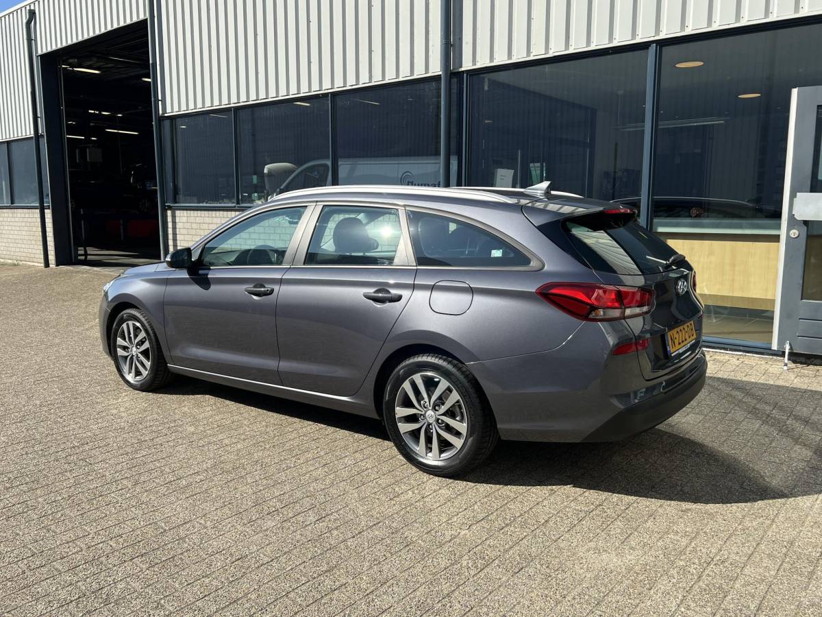 Hyundai i30 Hyundai i30 Wagon 1.0 T-GDI i-Motion volledige historie / navi / parkeersensoren