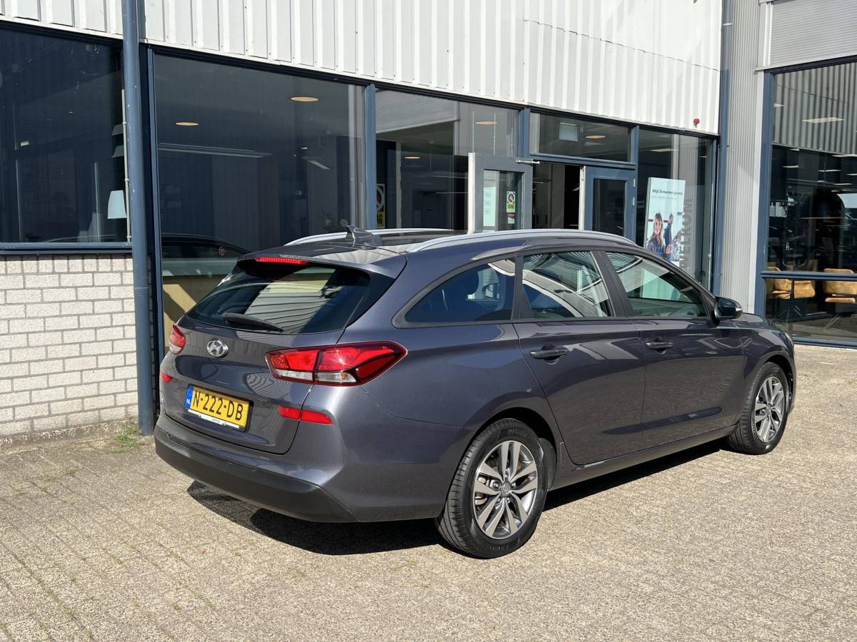 Hyundai i30 Hyundai i30 Wagon 1.0 T-GDI i-Motion volledige historie / navi / parkeersensoren