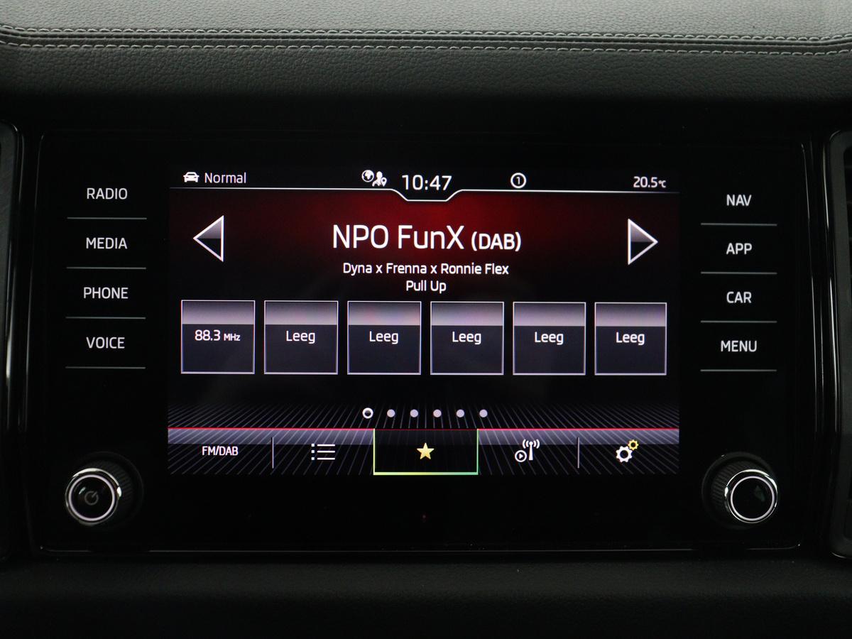 Škoda Kodiaq Skoda Kodiaq 1.5 TSI Sportline Business | Leder | Memory | Adaptive cruise |  Stoelverwarming | Camera | Park assist | Sfeerverlichting | Bluetooth | Navigatie | Elektrische achterklep | Trekhaak