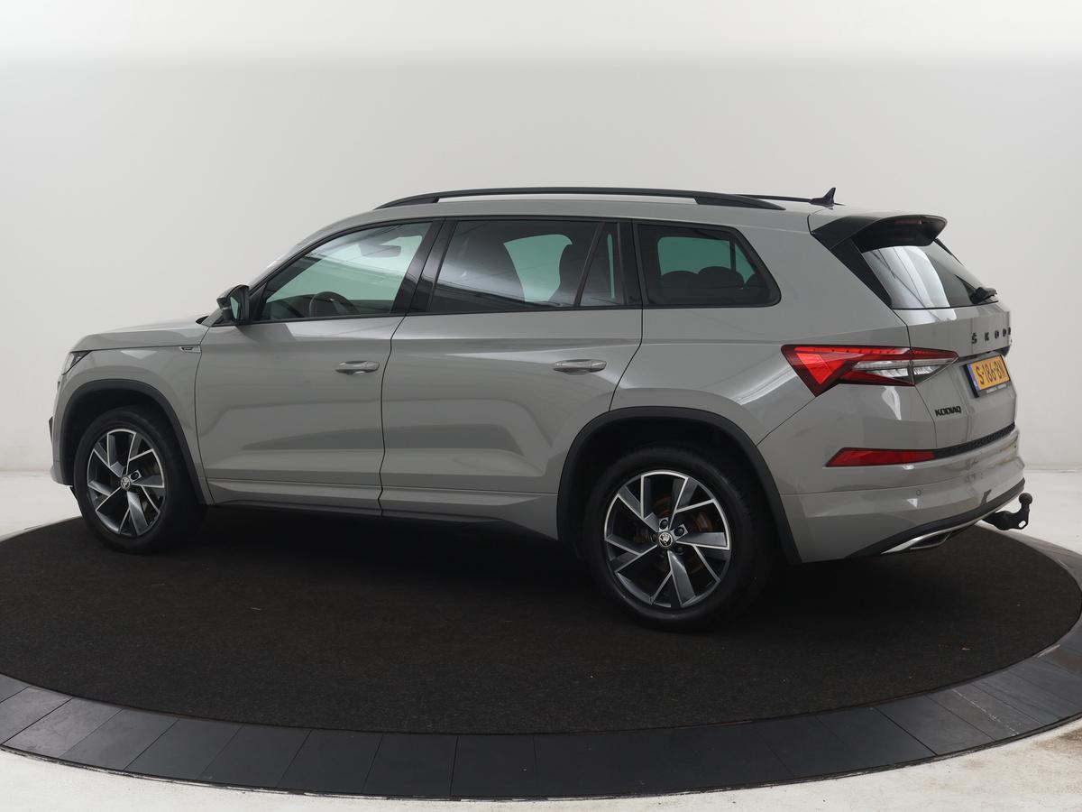 Škoda Kodiaq Skoda Kodiaq 1.5 TSI Sportline Business | Leder | Memory | Adaptive cruise |  Stoelverwarming | Camera | Park assist | Sfeerverlichting | Bluetooth | Navigatie | Elektrische achterklep | Trekhaak