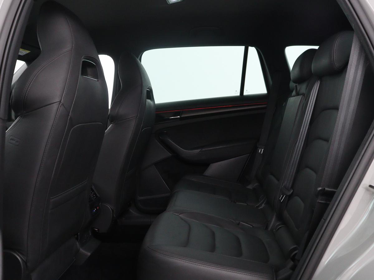 Škoda Kodiaq Skoda Kodiaq 1.5 TSI Sportline Business | Leder | Memory | Adaptive cruise |  Stoelverwarming | Camera | Park assist | Sfeerverlichting | Bluetooth | Navigatie | Elektrische achterklep | Trekhaak