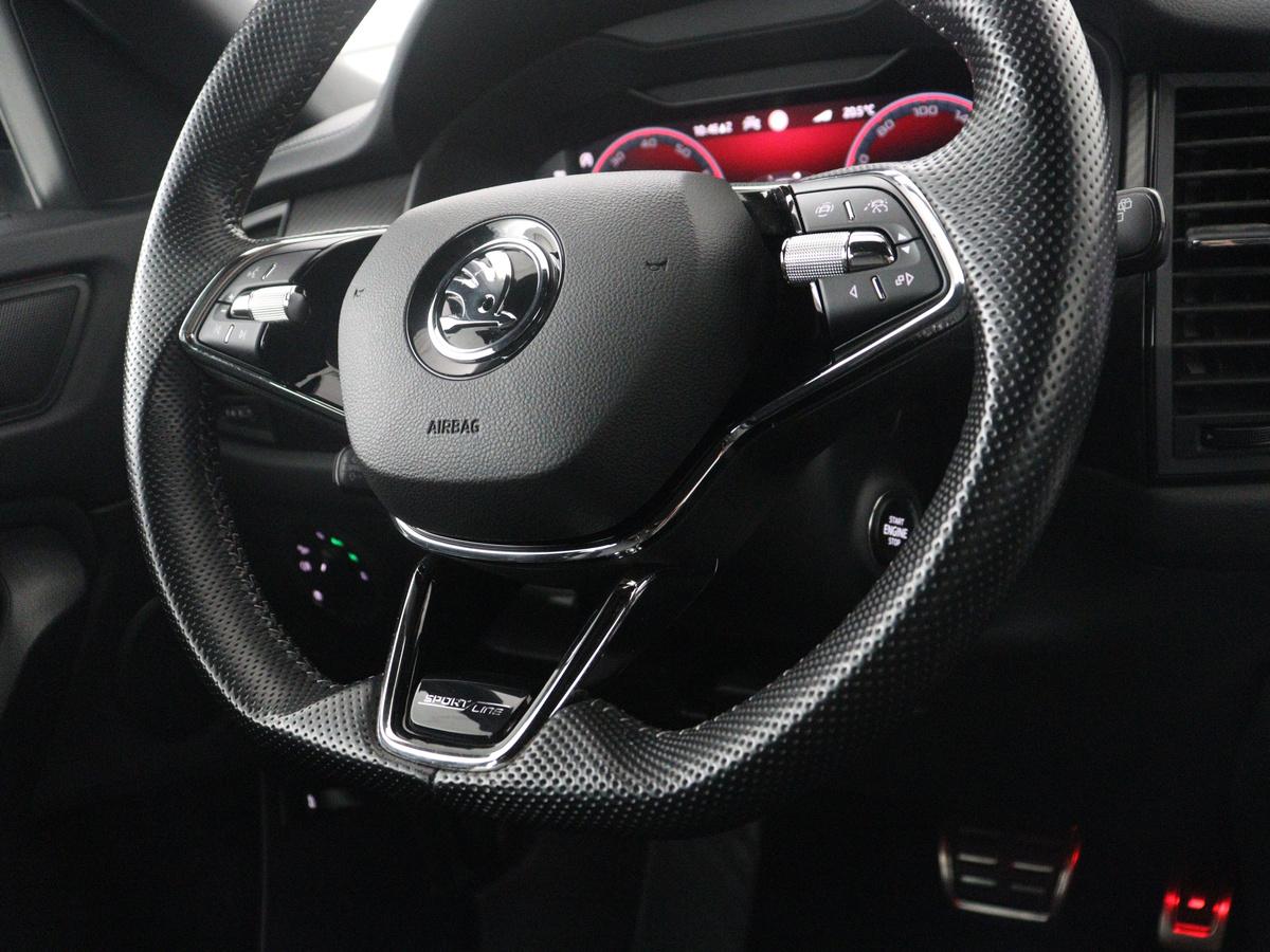 Škoda Kodiaq Skoda Kodiaq 1.5 TSI Sportline Business | Leder | Memory | Adaptive cruise |  Stoelverwarming | Camera | Park assist | Sfeerverlichting | Bluetooth | Navigatie | Elektrische achterklep | Trekhaak