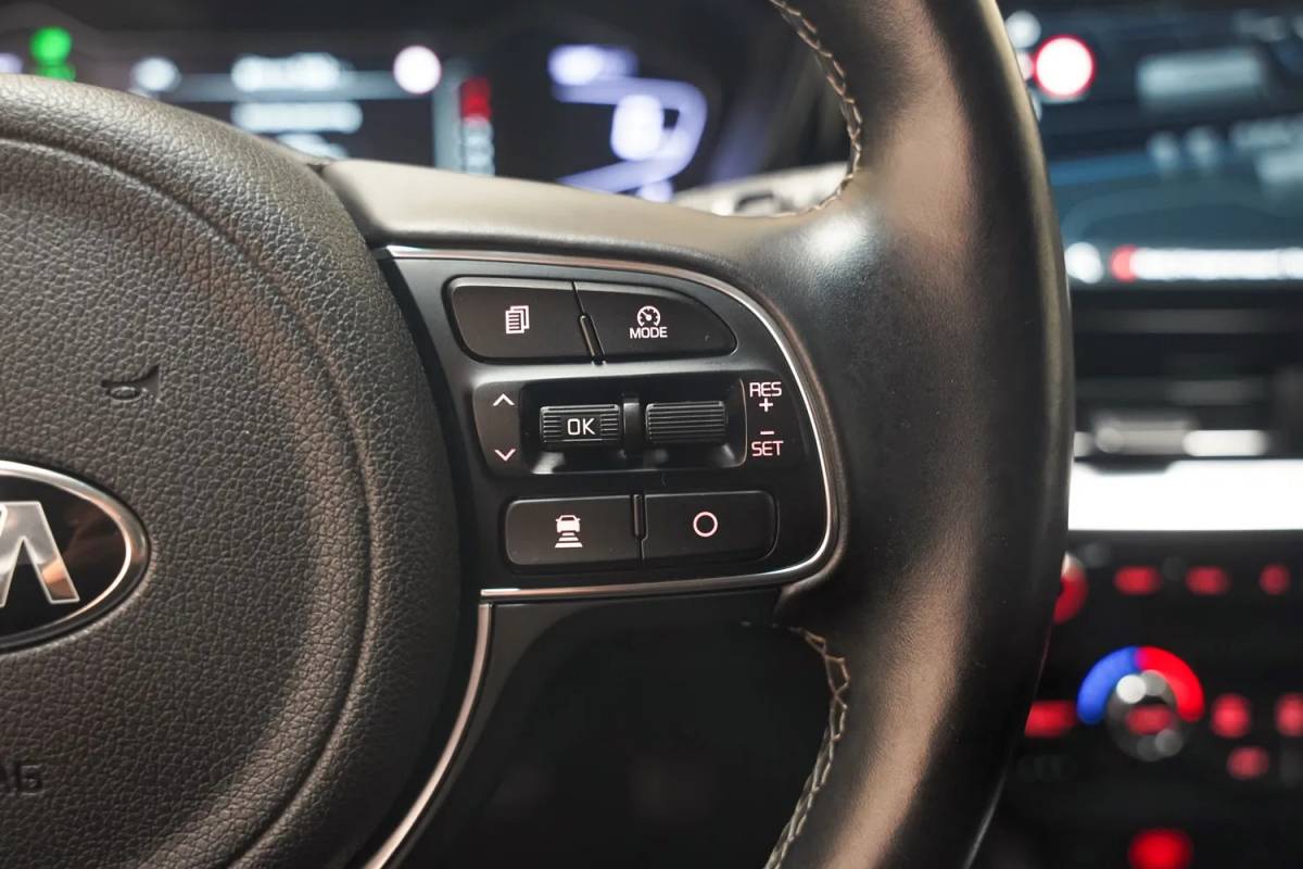 Kia Niro Kia Niro 1.6 GDi PHEV ExecutiveLine [ Leder JBL Navi Camera Apple/Android  ]